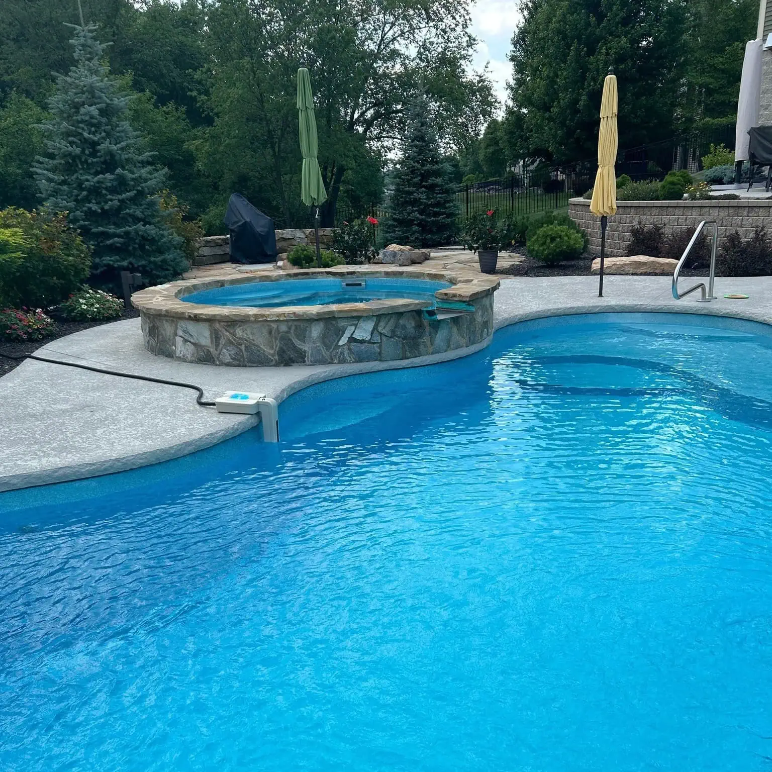 Budgeting for a complete outdoor living project in Indiana, transforming backyards into oases.