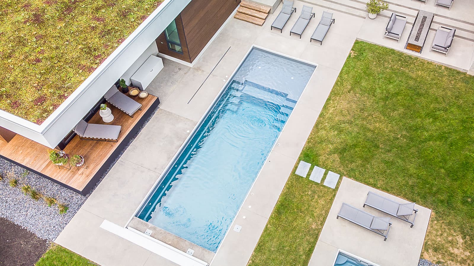 How Do I Know If My Pool Needs a New Liner? | Dean's Pools and Landscaping
