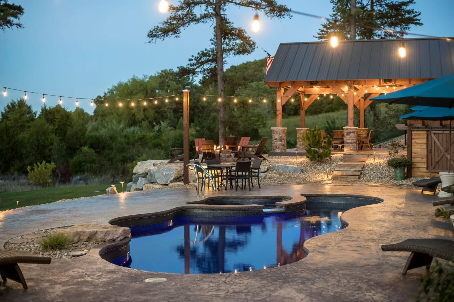 Why Fall is the Best Time to Build Hardscapes